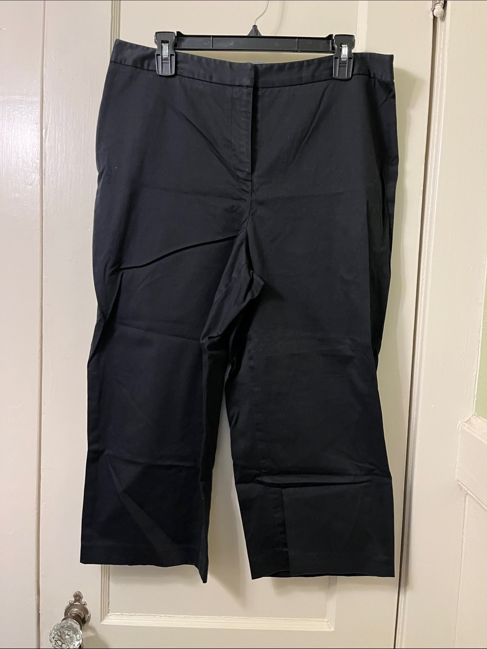 Josephine Chaus Black Cropped Pants